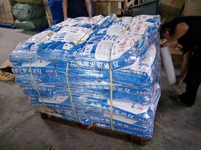 腻子粉打包出货